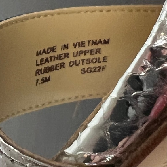 MICHAEL MICHAEL KORS AMAL HEELED SANDALS IN SILVER NWOB WOMEN'S SIZE 7.5 - Picture 11 of 14